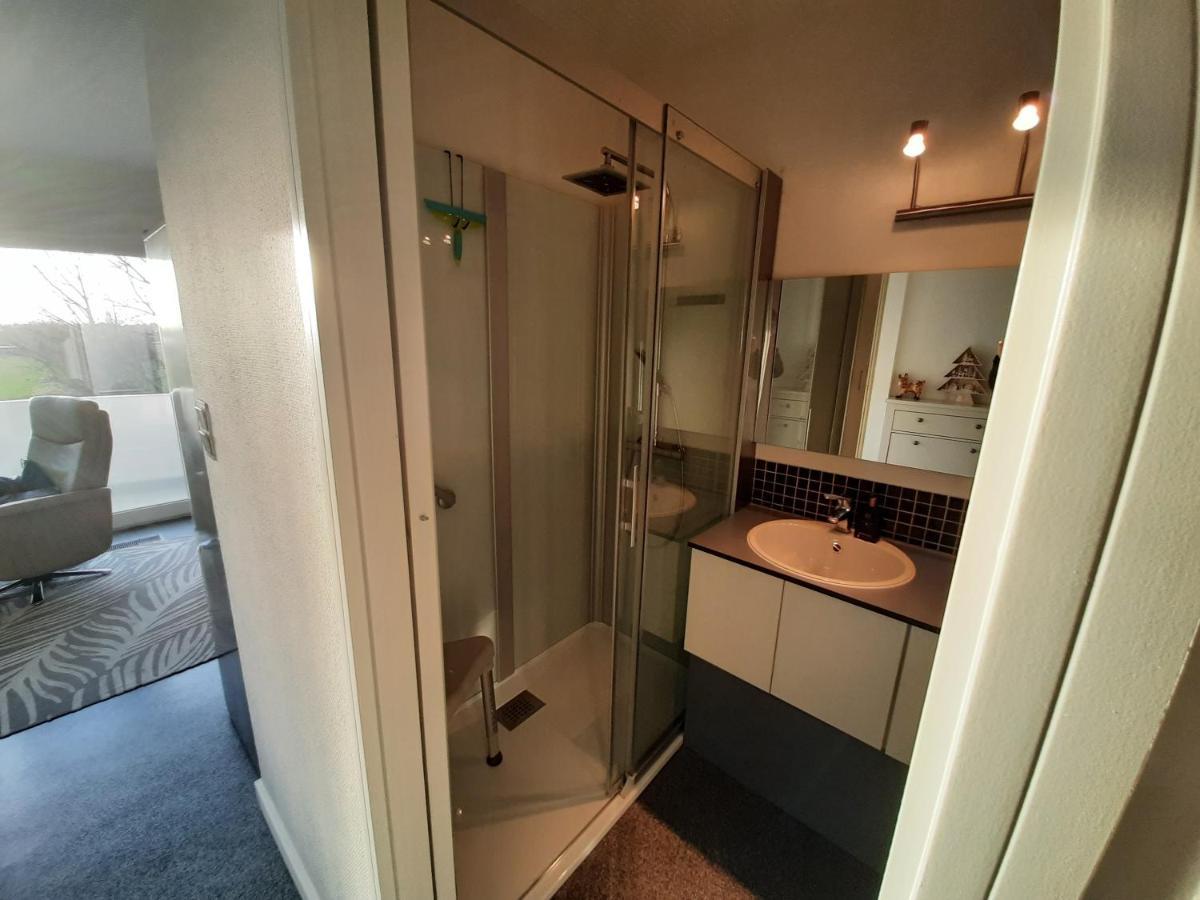 Zonnig Appartement In Een Uniek Gebouw De Haan Bagian luar foto