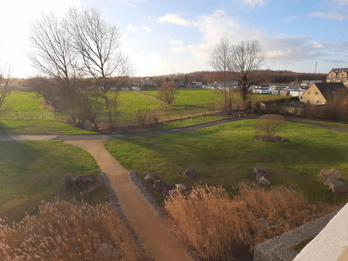 Zonnig Appartement In Een Uniek Gebouw De Haan Bagian luar foto