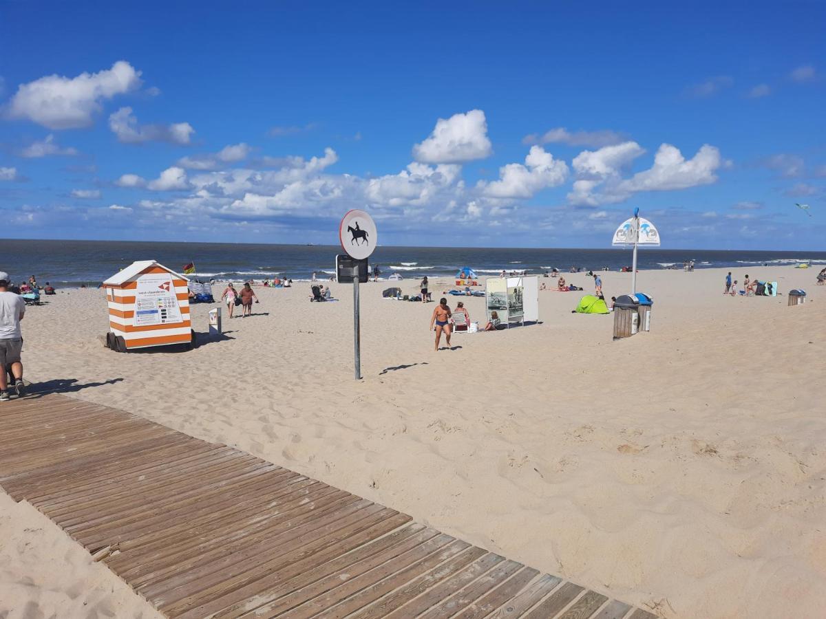 Zonnig Appartement In Een Uniek Gebouw De Haan Bagian luar foto